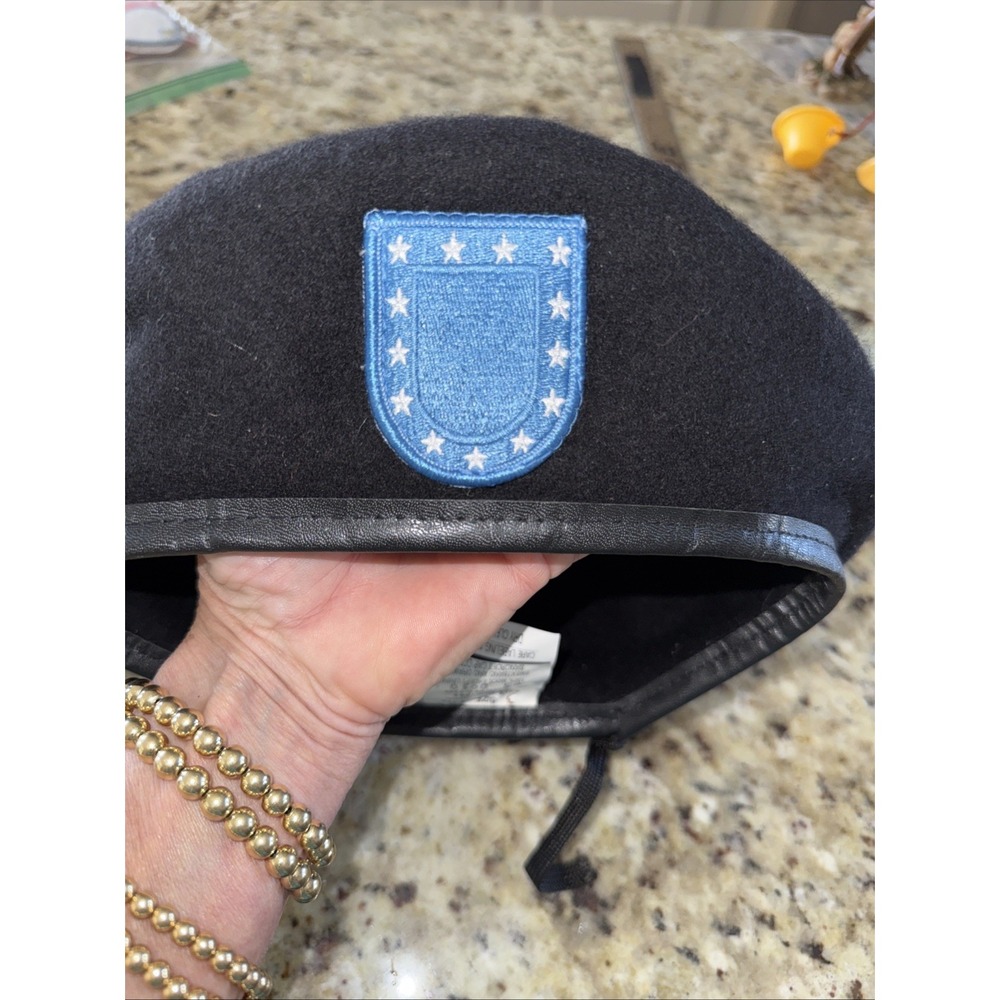 NEW US ARMY MILITARY DSCP WOOL BERET W/BLUE FLASH & LEATHER TRIM‎ 7 1/8 ( 4428)